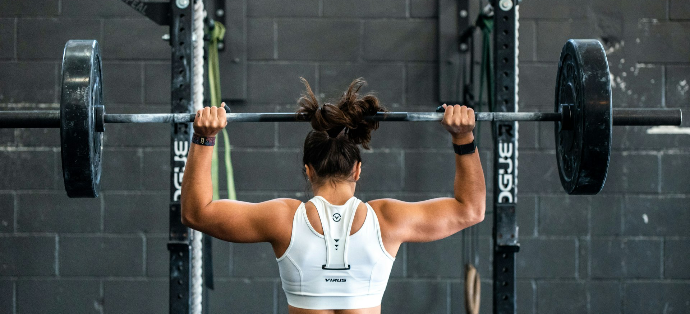 woman doing weight lifting
